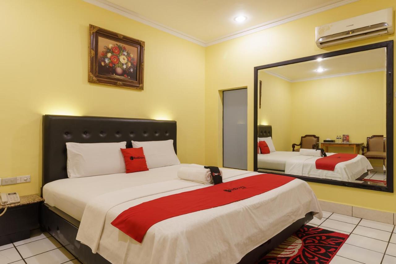 RedDoorz Plus near Ancol Jakarta Exterior foto